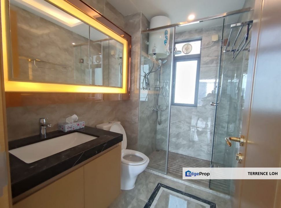 Highly sought after with walking distance to CIQ, Johor, Johor Bahru