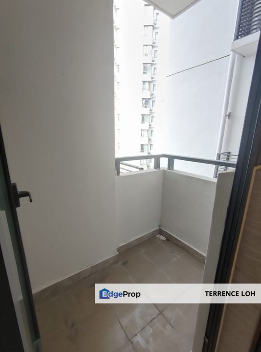 Highly sought after with walking distance to CIQ, Johor, Johor Bahru