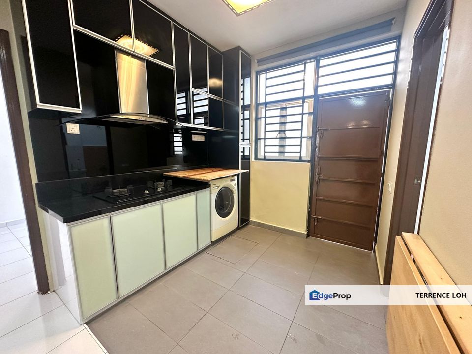 Newly painted terrace house with good access to Plus highway, Johor, Setia Tropika