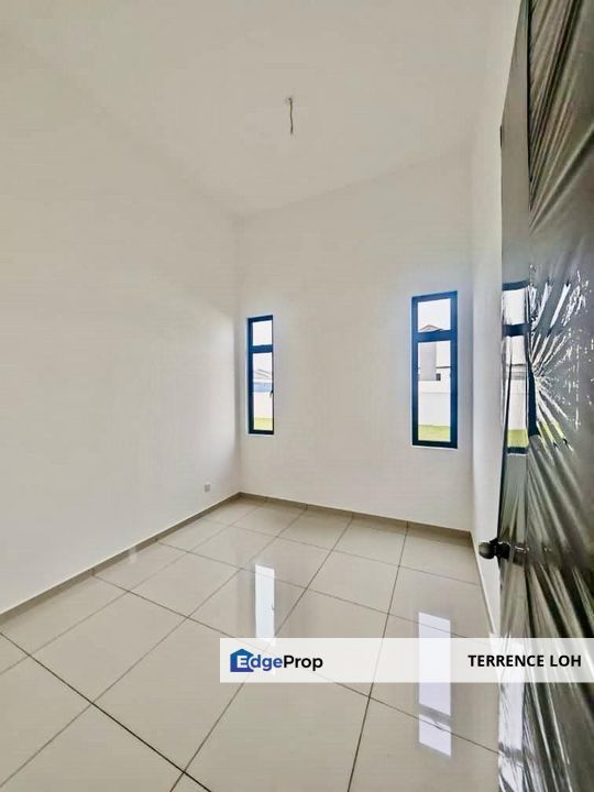 Huge side land Semi D , Johor, Kulai