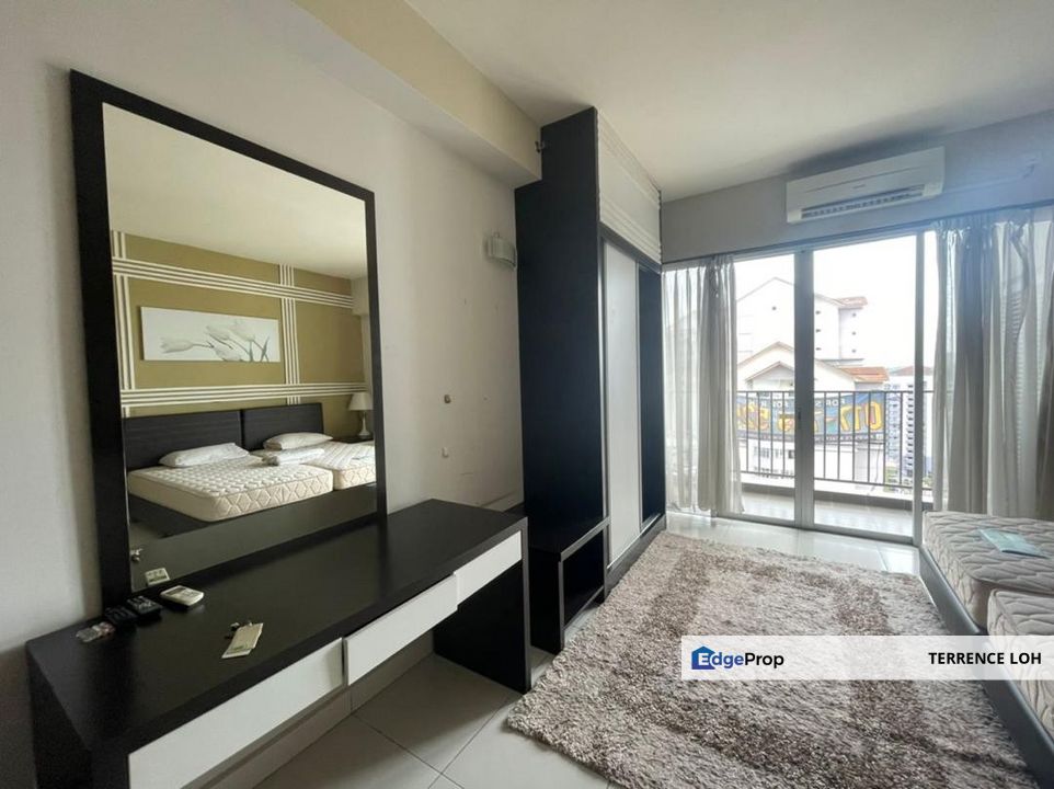 Nicely renovated with good access to CIQ, Johor, Johor Bahru