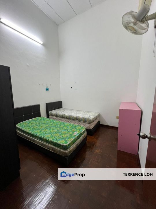 Strategically located with good access to daily necessities , Johor, Johor Bahru