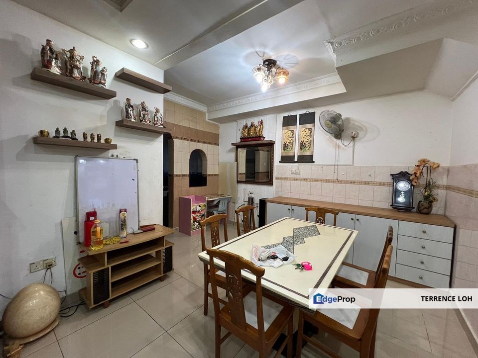 Strategically located with good access to daily necessities , Johor, Johor Bahru