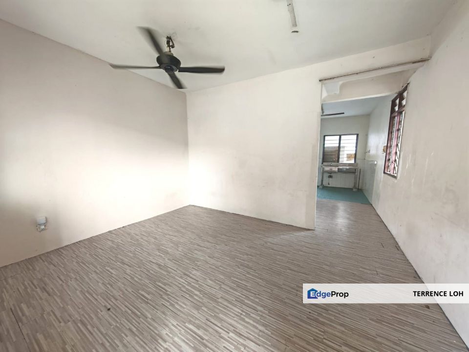 Medium cost end lot terrace at Taman Perling, Johor, Johor Bahru