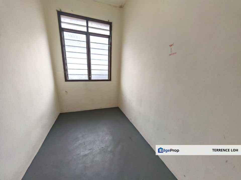 Medium cost end lot terrace at Taman Perling, Johor, Johor Bahru