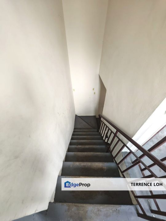 Medium cost end lot terrace at Taman Perling, Johor, Johor Bahru