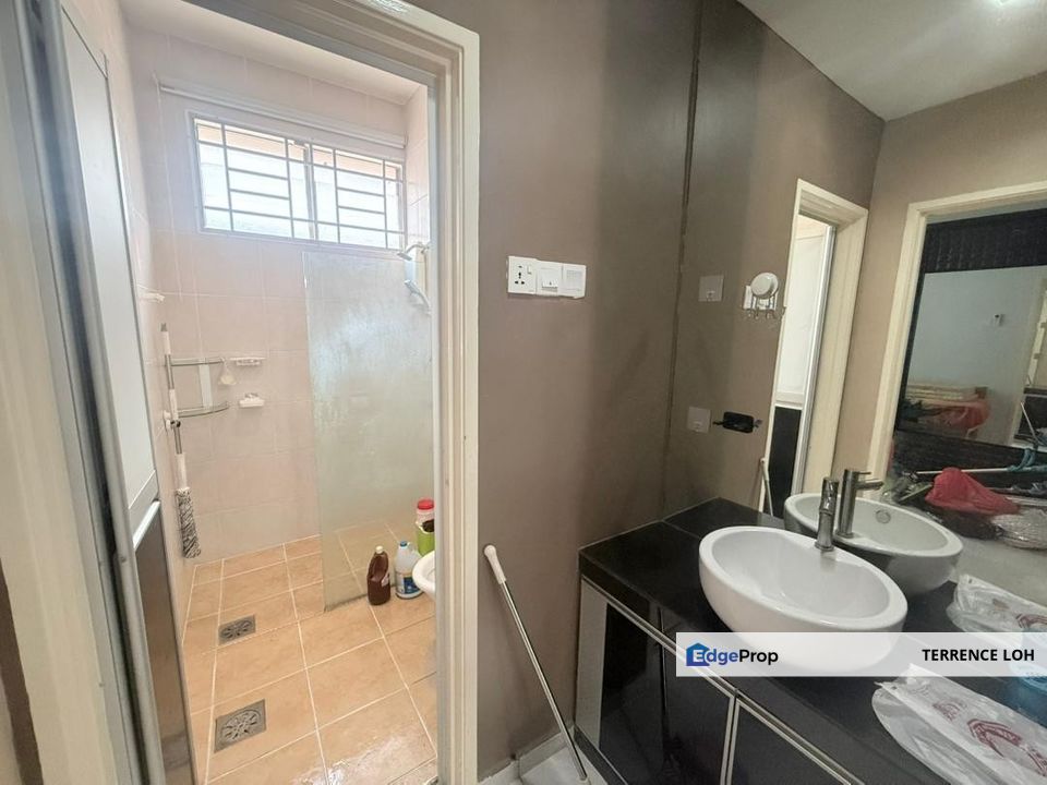 Strategically located with good access to Chinese Primary School, entrance to PLUS highway and Jalan Skudai, Johor, Skudai