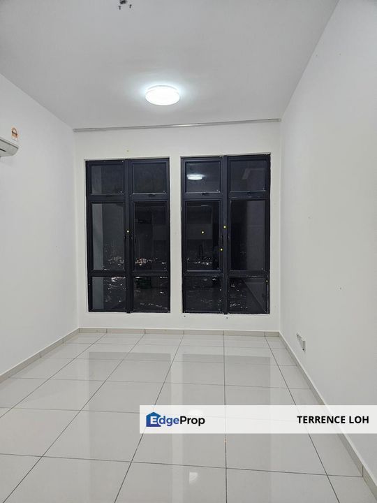 Walking distance to well known shopping mall, Johor, Johor Bahru