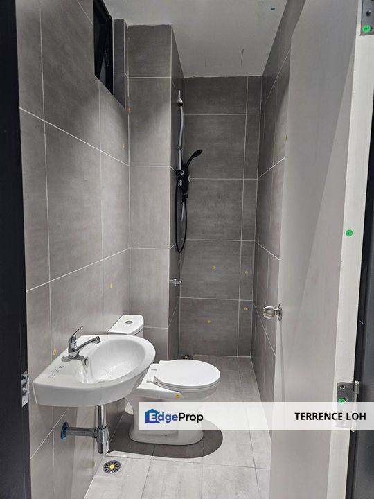 Walking distance to well known shopping mall, Johor, Johor Bahru