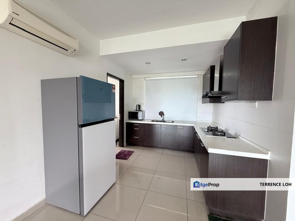 Tastefully renovated, ready move in condition, Johor, Johor Bahru