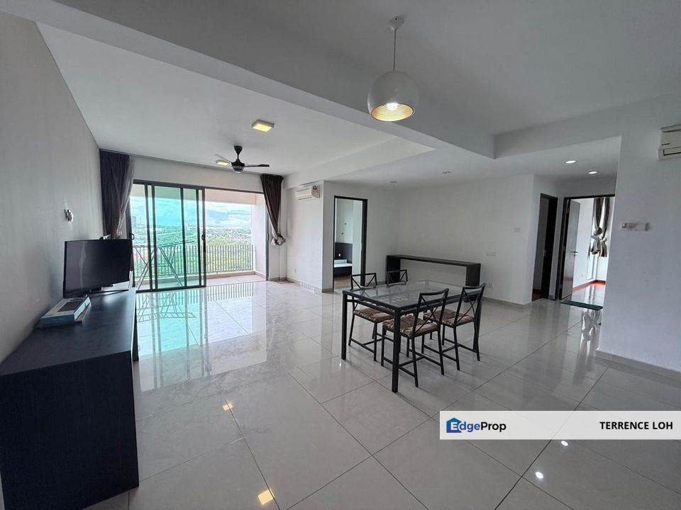 Tastefully renovated, ready move in condition, Johor, Johor Bahru