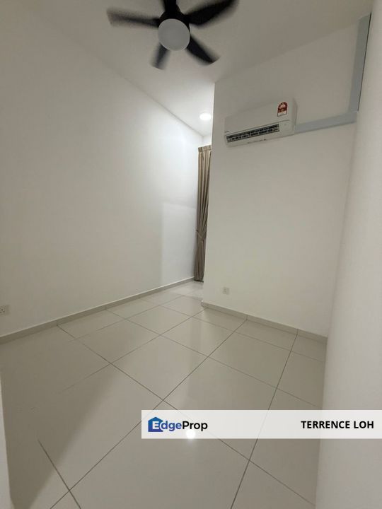 Walking distance to well known shopping mall, Johor, Johor Bahru