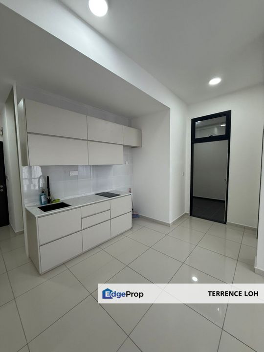 Walking distance to well known shopping mall, Johor, Johor Bahru