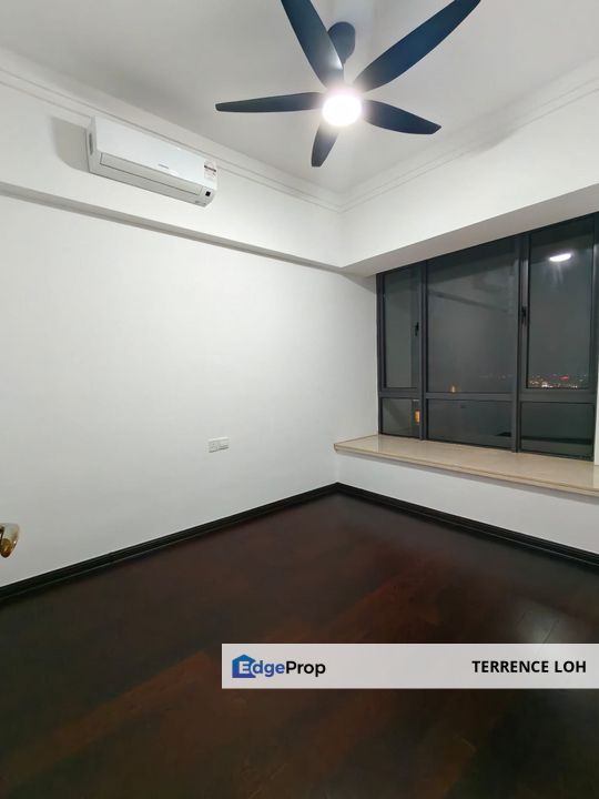 Sea view unit with walking distance to CIQ, Johor, Johor Bahru