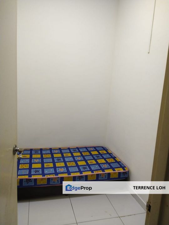 Walking distance to bus stop & shopping mall, Johor, Johor Bahru