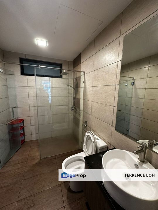 Close distance to EDL and next to Tmn Molek, Johor, Johor Bahru