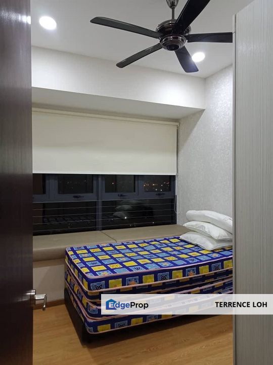 Right above shopping mall with good access to JB downtown, Johor, Johor Bahru