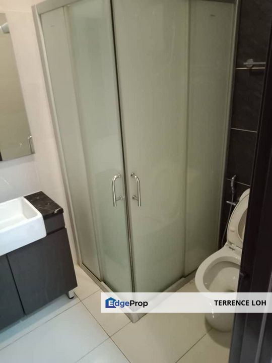 Right above shopping mall with good access to JB downtown, Johor, Johor Bahru