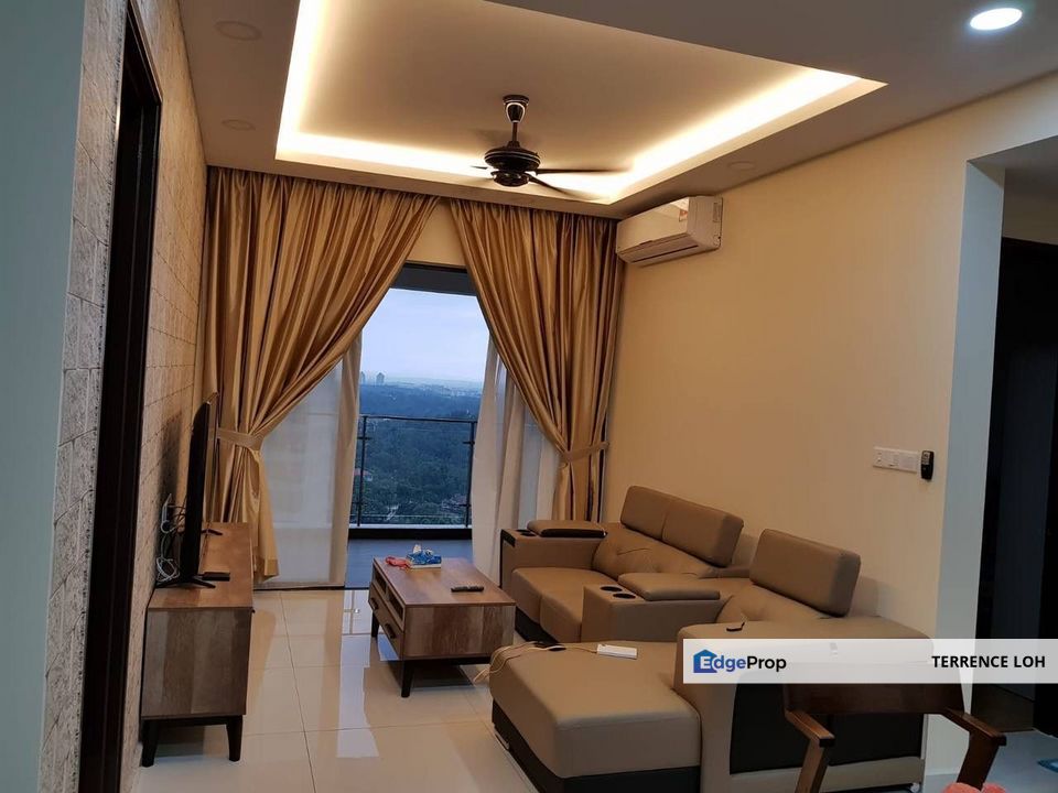 Right above shopping mall with good access to JB downtown, Johor, Johor Bahru
