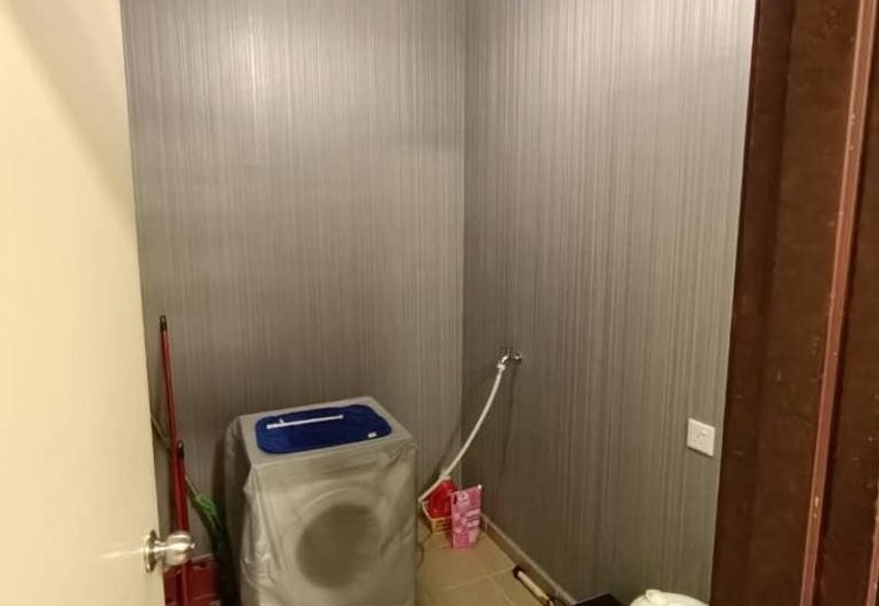 D'Summit Residences @ Kempas Utama