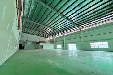 1.5 storey Semi D factory at Gelang Patah