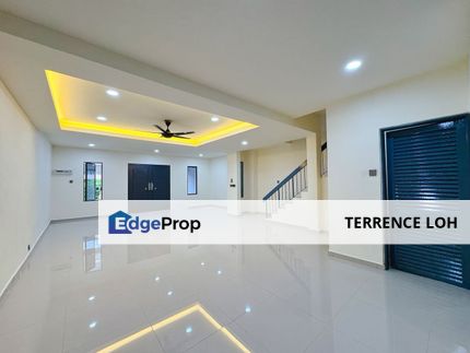 Huge terrace house close to CIQ, Johor, Permas Jaya/Senibong