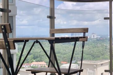 Baypoint @ Country Garden Danga Bay