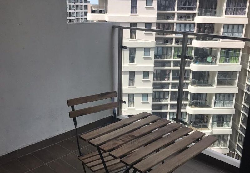 Baypoint @ Country Garden Danga Bay