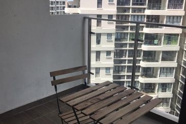 Baypoint @ Country Garden Danga Bay