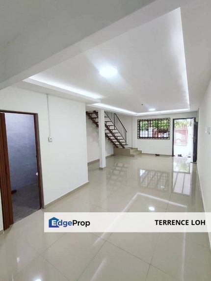 Tastefully renovated double storey low cost , Johor, Kulai