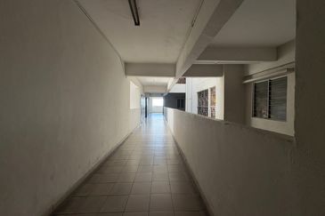 Dwi Mahkota Condominium