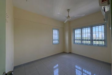 Dwi Mahkota Condominium