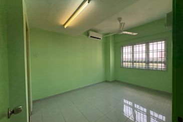 Dwi Mahkota Condominium