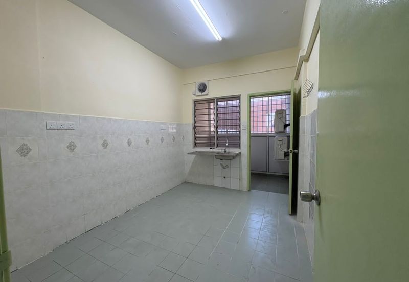 Dwi Mahkota Condominium