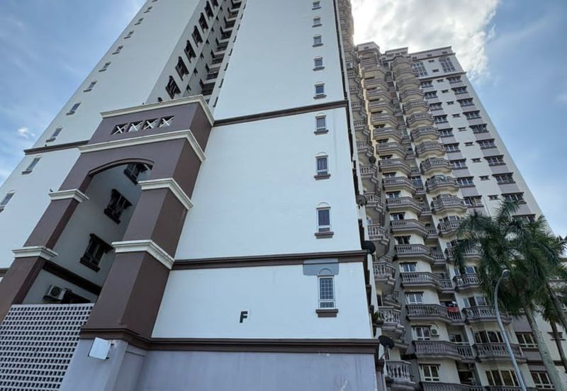 Dwi Mahkota Condominium