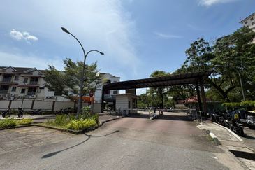 Dwi Mahkota Condominium