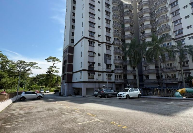 Dwi Mahkota Condominium