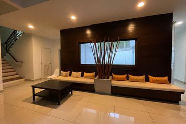 Corner, unblocked golf view bungalow 