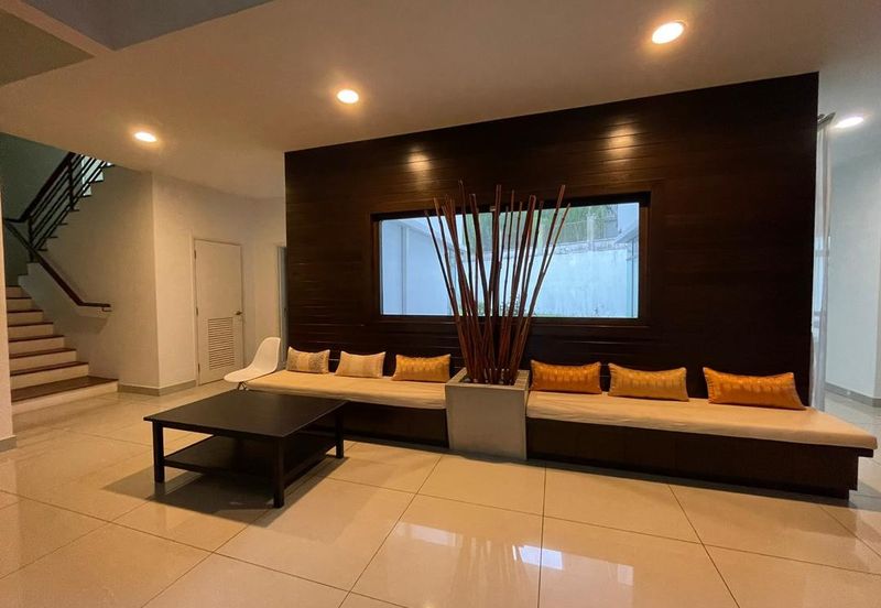 Corner, unblocked golf view bungalow 