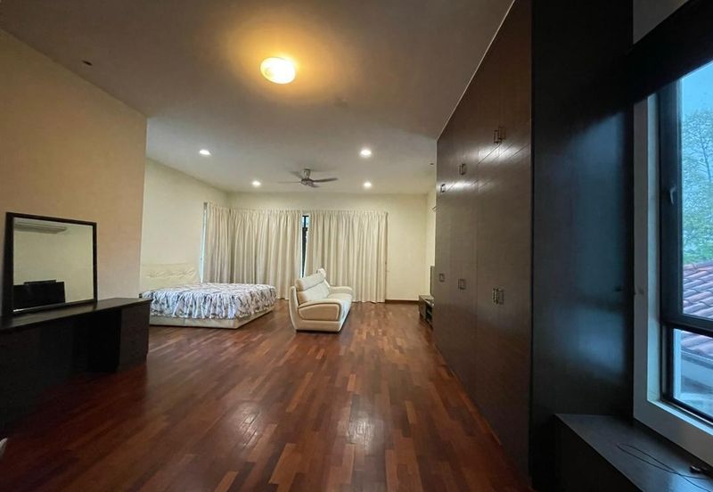 Corner, unblocked golf view bungalow 