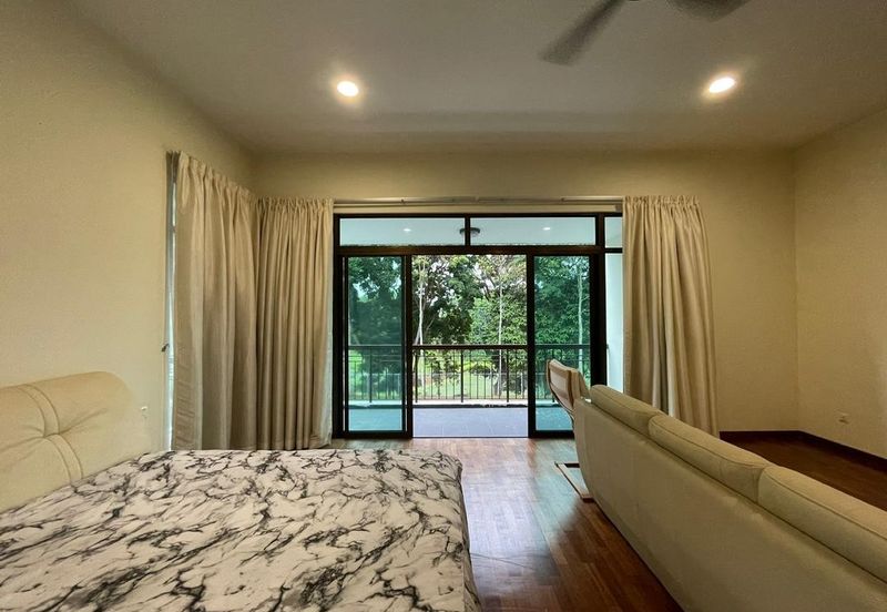 Corner, unblocked golf view bungalow 