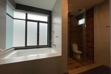 Corner, unblocked golf view bungalow 