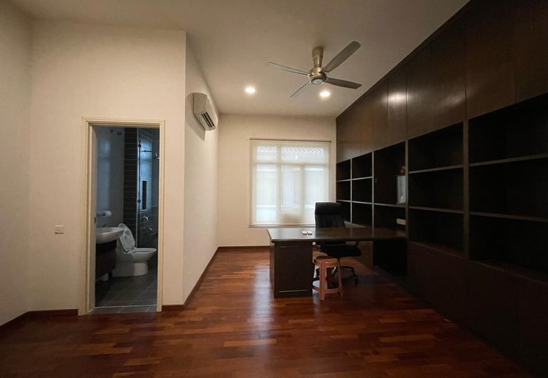 Corner, unblocked golf view bungalow 