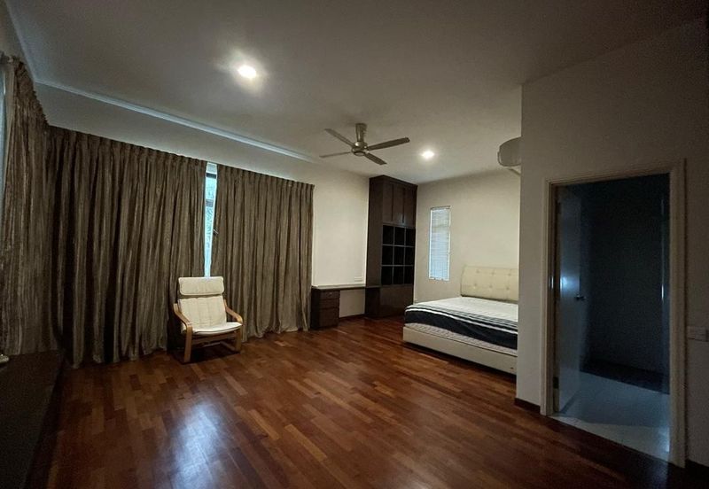 Corner, unblocked golf view bungalow 