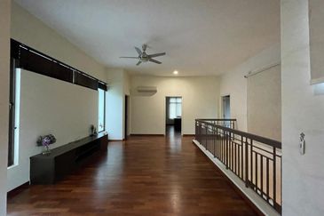 Corner, unblocked golf view bungalow 