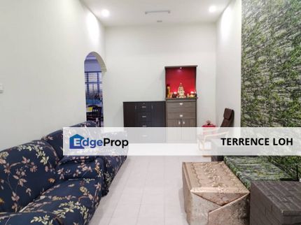 Well maintained single storey terrace at Skudai, Johor, Johor Bahru