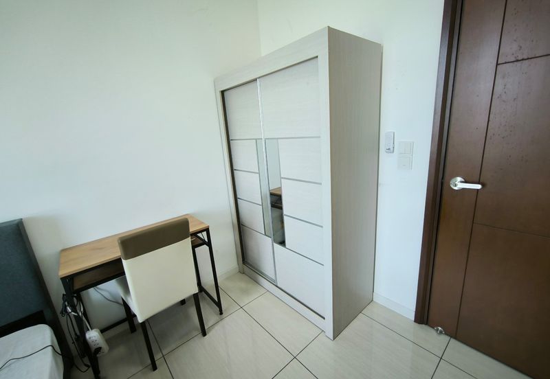 Queens Residences @ Queens Waterfront