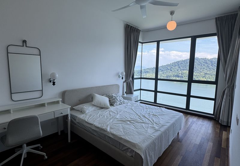 Queens Residences @ Queens Waterfront