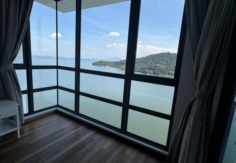 Queens Residences @ Queens Waterfront