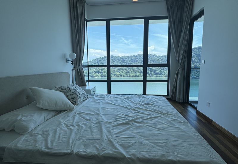 Queens Residences @ Queens Waterfront